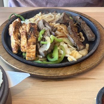 Juarez Mexican Restaurant - Chicken Sizzling Fajitas - Mexican Near Me - Houston, Texas Juarez Mexican Restaurant - Chicken Sizzling Fajitas - Mexican Near Me - Houston, Texas