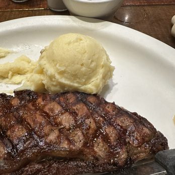 Noh'O Cafe - Steak with mashed potatoes - American Near Me - Coarsegold, California Noh'O Cafe - Steak with mashed potatoes - American Near Me - Coarsegold, California