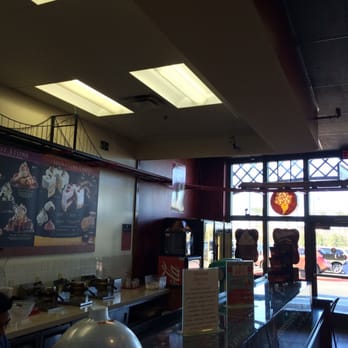 Cold Stone Creamery - They have a train above head that drives around the store - Desserts Near Me - Chandler, Arizona