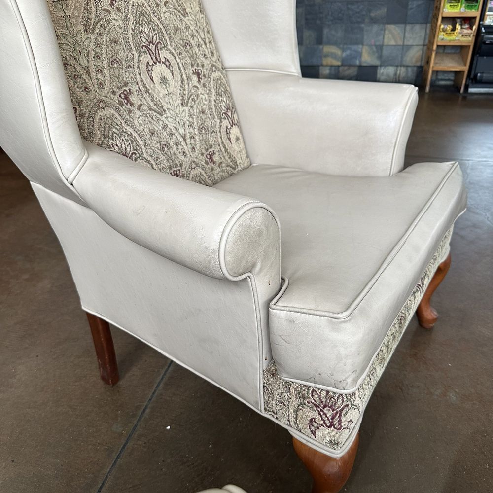 Rise to Grind - Yep these are the chairs that are offered to sit and enjoy your 8dollar coffee... nasty - Coffee & Tea Near Me - Murrieta, California Rise to Grind - Yep these are the chairs that are offered to sit and enjoy your 8dollar coffee... nasty - Coffee & Tea Near Me - Murrieta, California