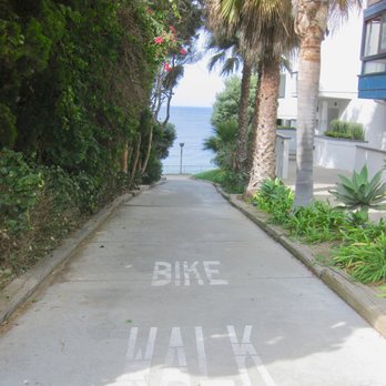 Redondo Beach Walkway - entrance to the walkway at Esplanade & Sapphire - Beaches Near Me Redondo Beach Walkway - entrance to the walkway at Esplanade & Sapphire - Beaches Near Me