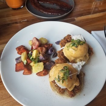 Lapisara Eatery - Fried chicken benedict - Breakfast & Brunch Near Me - San Francisco, California Lapisara Eatery - Fried chicken benedict - Breakfast & Brunch Near Me - San Francisco, California