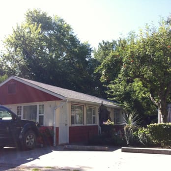 Village Motel - Hotels Near Me - Naramata, British Columbia Village Motel - Hotels Near Me - Naramata, British Columbia