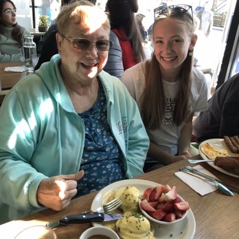 Martha's - American Near Me - Hermosa Beach, California