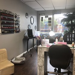 Head To Toe Salon - The view when you walk in