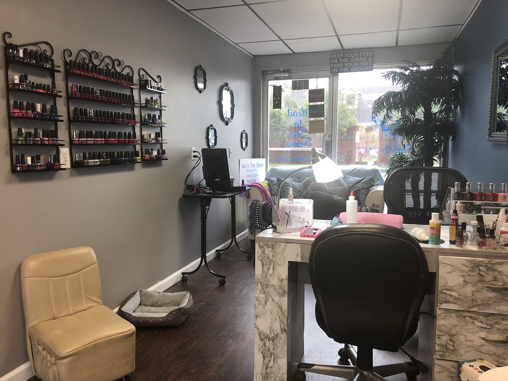 Head To Toe Salon Logo