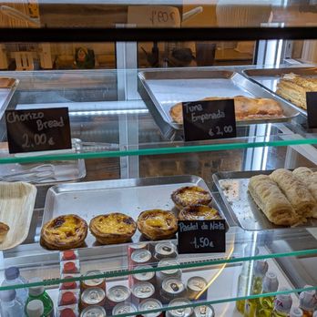 Mistea Mountain - Portuguese pastries for sale - Souvenir Shops Near Me - Sintra, 11