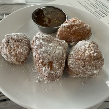Another Broken Egg Cafe - Biscuit Beignets - American Near Me - Columbus, Ohio