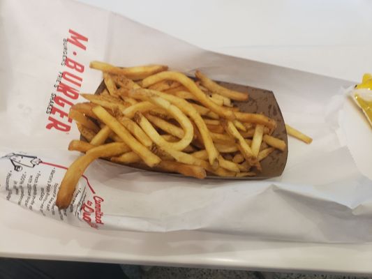 M Burger by null