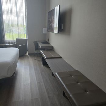 AC Hotel Miami Dadeland - Living area - Hotels Near Me - Miami, Florida AC Hotel Miami Dadeland - Living area - Hotels Near Me - Miami, Florida