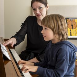 Cadenza Music - Whether you're a beginner or a seasoned professional, Cadenza's experienced teachers can bring your playing to the next level.