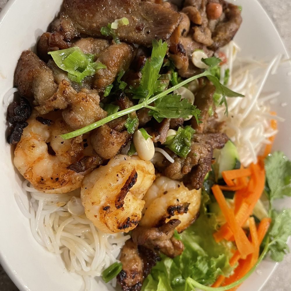 Pho Kitchen - Vermicelli noodles with grilled pork and shrimp - Vietnamese Near Me - Pinetop-Lakeside, Arizona Pho Kitchen - Vermicelli noodles with grilled pork and shrimp - Vietnamese Near Me - Pinetop-Lakeside, Arizona