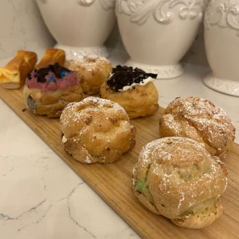 Beard Papa's Cream Puffs - Desserts Near Me - Monterey Park, California