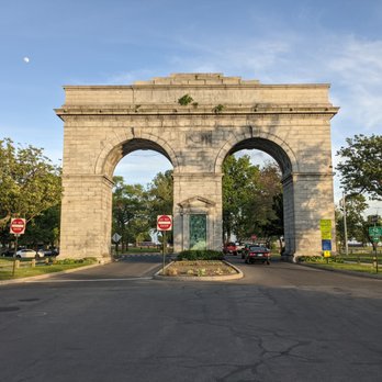 Perry Memorial Arch - Perry Memorial Arch, Bridgeport - Public Art Near Me - Bridgeport, Connecticut Perry Memorial Arch - Perry Memorial Arch, Bridgeport - Public Art Near Me - Bridgeport, Connecticut