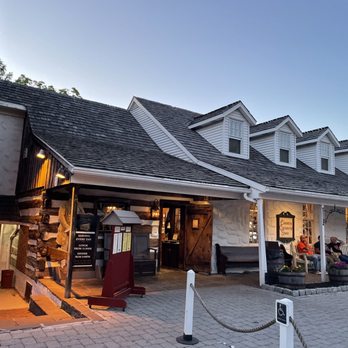 Dobbin House Tavern - Outside - Bars Near Me - Gettysburg, Pennsylvania