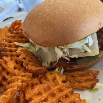 Meadowlark Brewing - Nashville hot chicken sandwich - Breweries Near Me - Billings, Montana