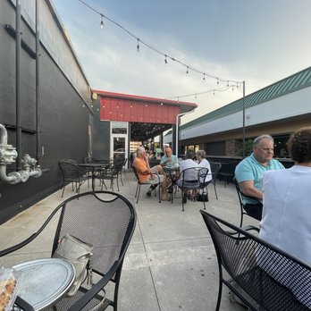Roman's - Patio - Pizza Near Me - Batavia, New York