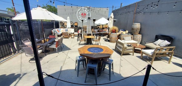 Hoi Polloi Winery by null