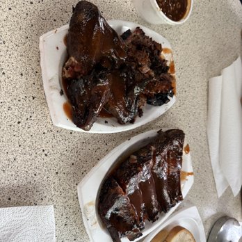 LC's Bar-B-Q - Beef Burnt Ends, Short ribs and baked beans. - Barbeque Near Me - Kansas City, Missouri LC's Bar-B-Q - Beef Burnt Ends, Short ribs and baked beans. - Barbeque Near Me - Kansas City, Missouri