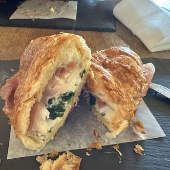 Roggenart European Bakery, Bistro & Cafe - Egg Whites, Spinach & Swiss, add prosciutto - Bakeries Near Me - Columbia, Maryland