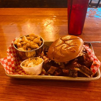 Pig & Brew - BURNT END BRISKET SANDWICH with MAC & CHEESE - Barbeque Near Me - Richmond, Virginia Pig & Brew - BURNT END BRISKET SANDWICH with MAC & CHEESE - Barbeque Near Me - Richmond, Virginia