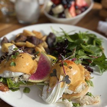 Lapisara Eatery - Dungeness Crab Benedict - Breakfast & Brunch Near Me - San Francisco, California
