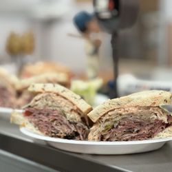 Kosher Bite - Kosher Bite's Reuben Sandwich