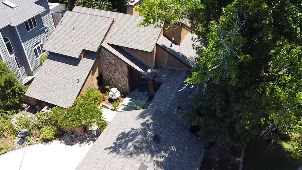 Slide of Estrada Roofs