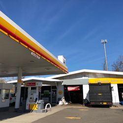 Lakeside Shell - Garage