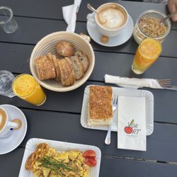 Vor Ort Martinsried - Breakfast
