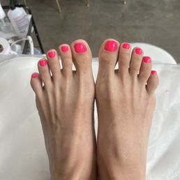 Dry pedicure with polish Dry pedicure with polish
