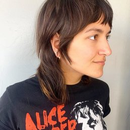 2nd visit when I got my shaggy mullet! (Photo taken from her Instagram since my selfies are BAD) 2nd visit when I got my shaggy mullet! (Photo taken from her Instagram since my selfies are BAD)