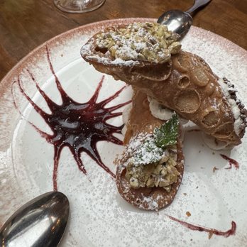 Giardino 54 - Cannoli - Wine Bars Near Me - New York, New York Giardino 54 - Cannoli - Wine Bars Near Me - New York, New York