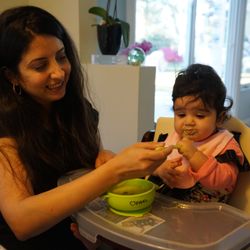 Bloom with Baby - Feeling uneasy introducing solids? I am here to ease the stress and share my knowledge as an occupation therapist.