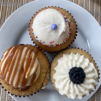 Cupcakin' Bake Shop - Salted Caramel, funfetti, lemon blueberry - Bakeries Near Me - Berkeley, California