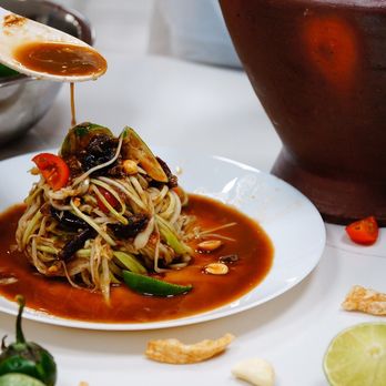Thaj Yeeb Kitchen - Hmong Papaya Salad. It's sweet, it's spicy, it's tangy! - Asian Fusion Near Me - Fresno, California