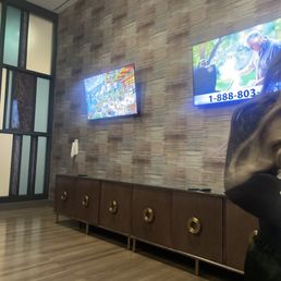 U can chill in this room if u want to get away from slots and tables. Have a complimentary soda and watch tv. U can chill in this room if u want to get away from slots and tables. Have a complimentary soda and watch tv.