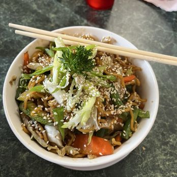 Twist Good Food - Noodles and Vegetables bowl - American Near Me - Chama, New Mexico