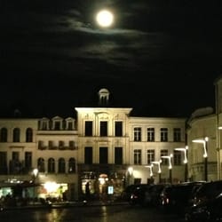 Villa Bellini - Vue nocturne de la Villa Bellini sur la Place Saint Pierre