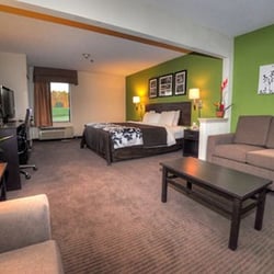 Sleep Inn & Suites Stony Creek - Petersburg South - King suite with sitting area