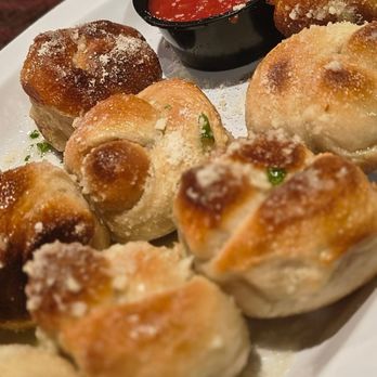 Pomodoro Italian Kitchen - Garlic Knots - Italian Near Me - Durham, North Carolina Pomodoro Italian Kitchen - Garlic Knots - Italian Near Me - Durham, North Carolina