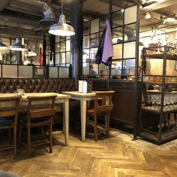 Bill's - British Near Me - London, XGL