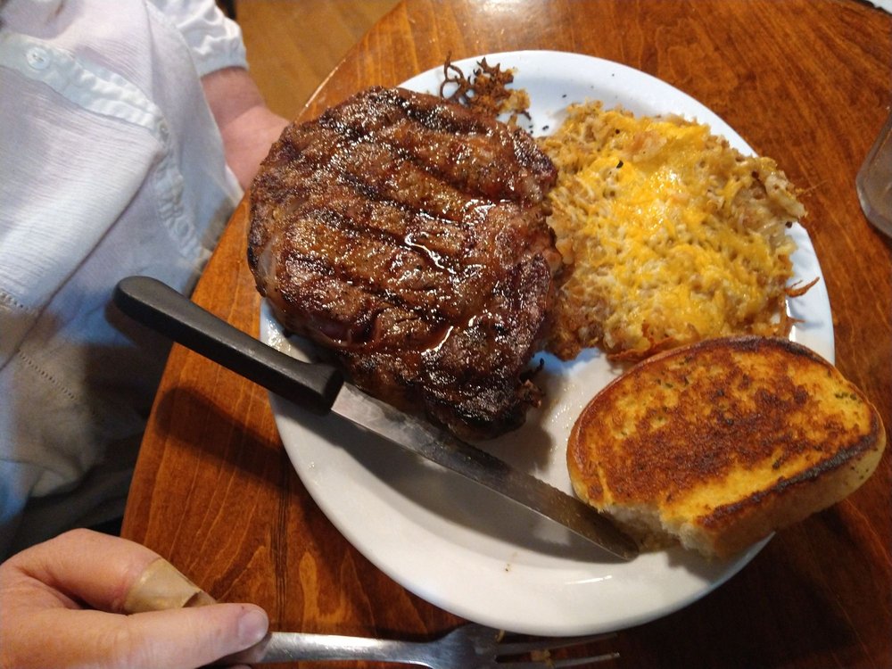 CLINT’S TAVERN Updated August 2024 141 Commercial Ave, Hildreth