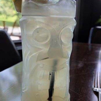 Oak & Ember Tasting Room - Lemonade in a whimsical glass - New American Near Me - Aldie, Virginia