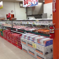 La Azteca Meat Market - The meat counter