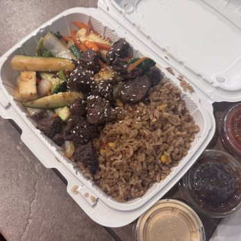 Hiroshi Hibachi - $16 steak lunch special with garlic fried rice - Japanese Near Me - Stockton, California