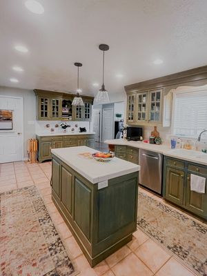 The Best Home Cleaner In Utah! - Let us handle the mess & ease your stress!
🐝 Residential
🐝 Commercial
🐝 Post Construction
🐝 Vacation Rentals
Serving Utah and Salt Lake County!
