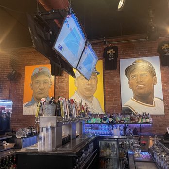 North Shore Tavern - Inside, bar area - Sports Bars Near Me - Pittsburgh, Pennsylvania North Shore Tavern - Inside, bar area - Sports Bars Near Me - Pittsburgh, Pennsylvania