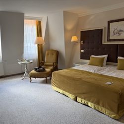 Hotel Carlsbad Plaza