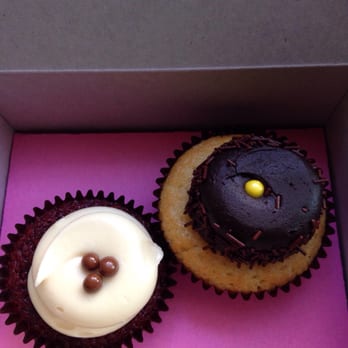 Cupcakin' Bake Shop - Southern red velvet and the chocolate vanilla cupcake ! So yum!! - Bakeries Near Me - Berkeley, California